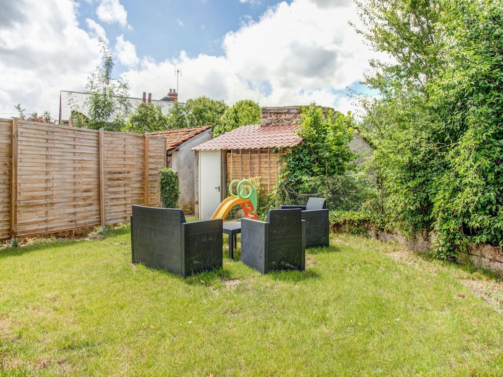 Cosy Holiday Home With Garden