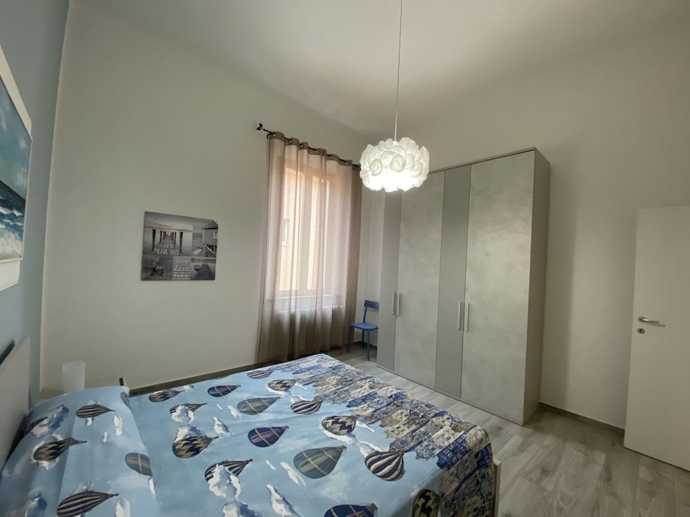 5 bed Places With Parking Space - Ross2s-rif Ross2s