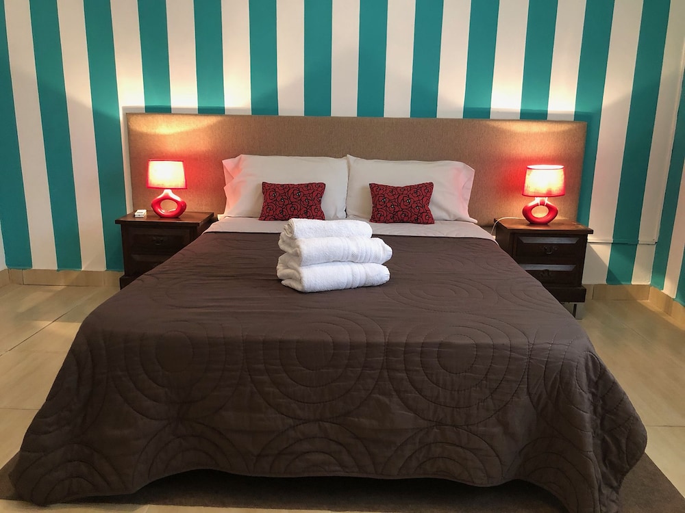 Defensa 821 Bed & Breakfast