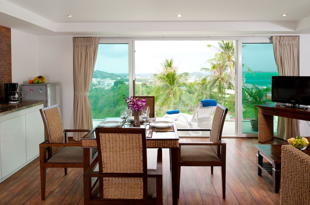 Kata Ocean View Residences