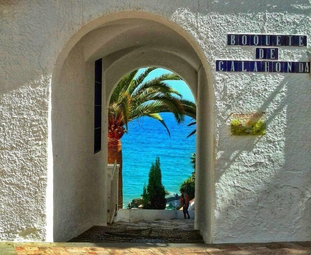 HC Calahonda Beach Nerja view 2