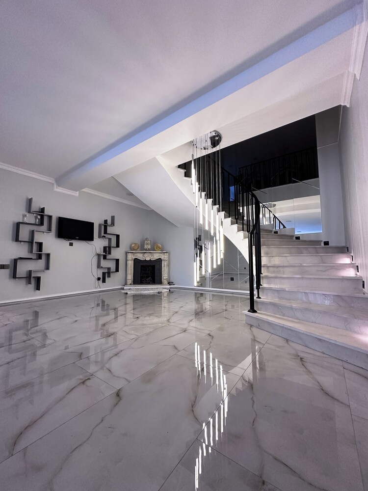 Central Vip Villa