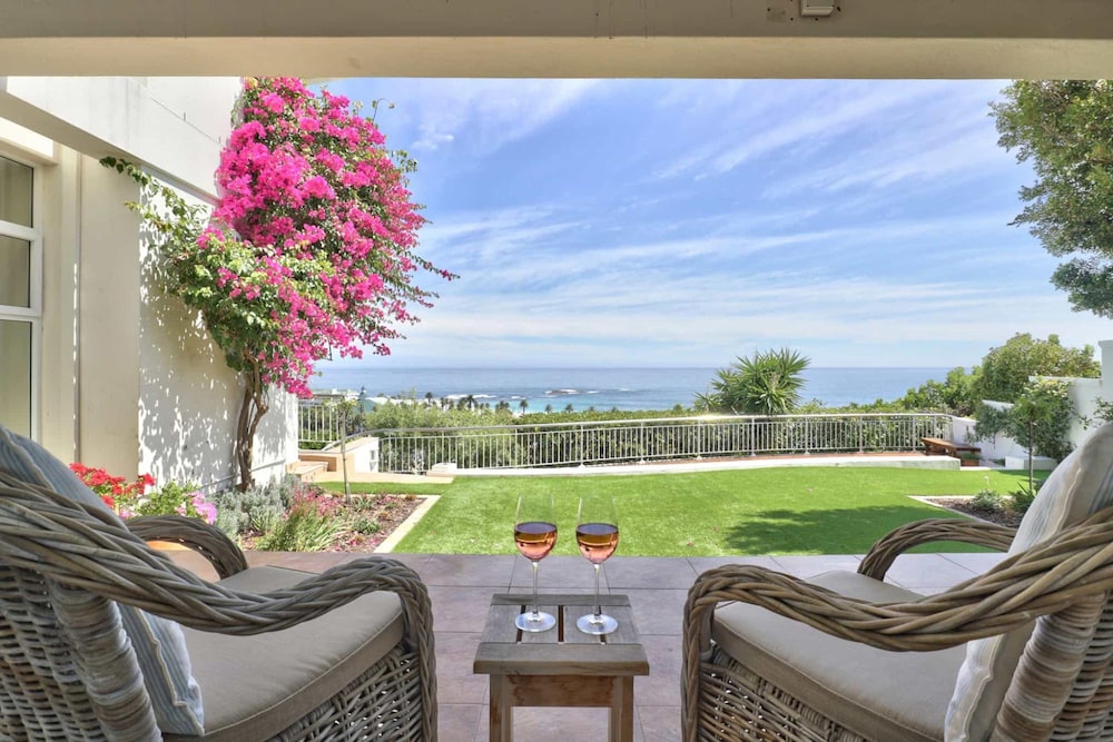 Camps Bay Home w Pool Garden Sea View Tree Villa