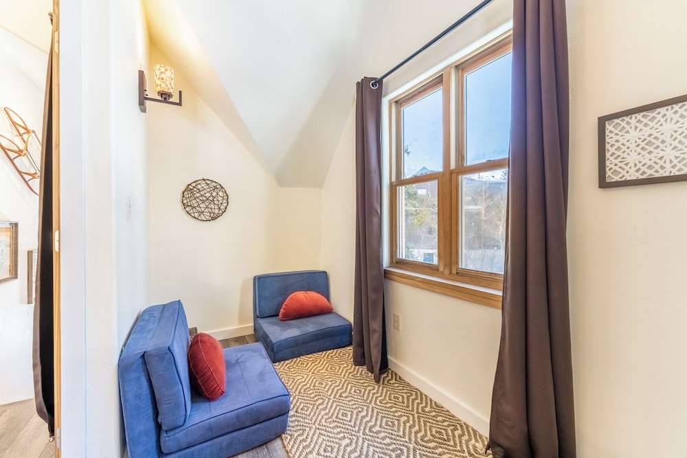27 Rasor Court