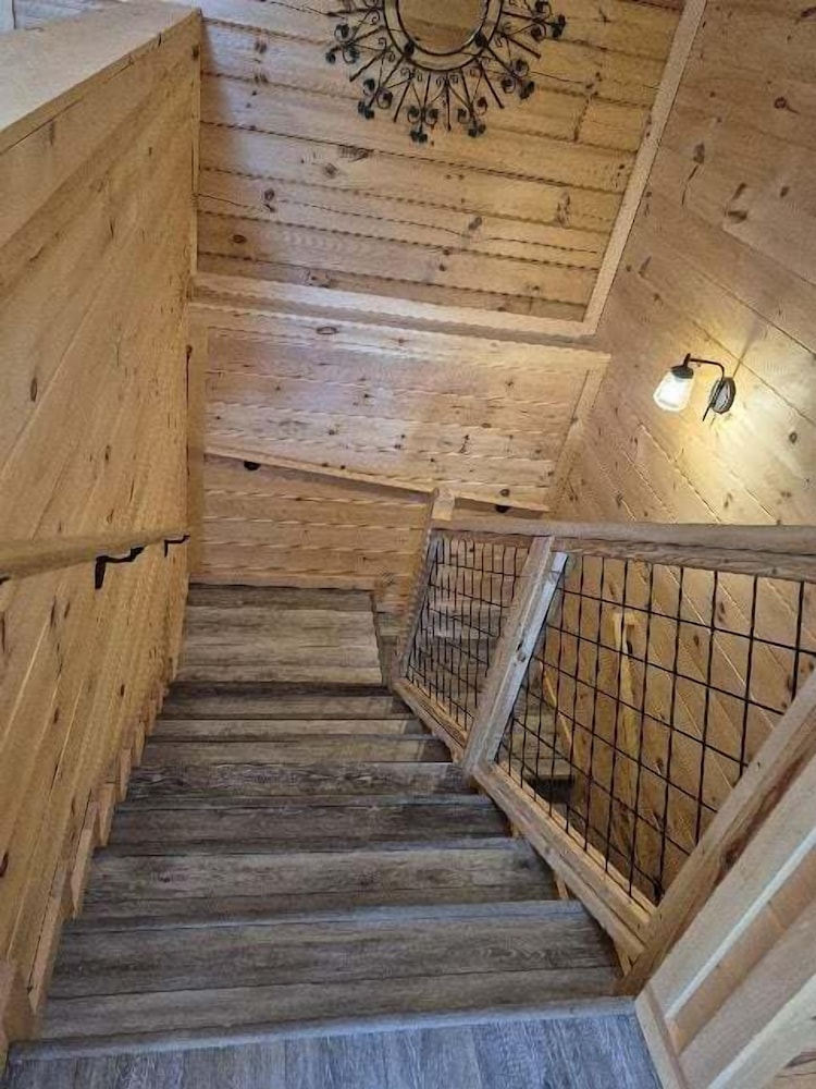Misty Mountain View - 2 bedroom 2 Cabin