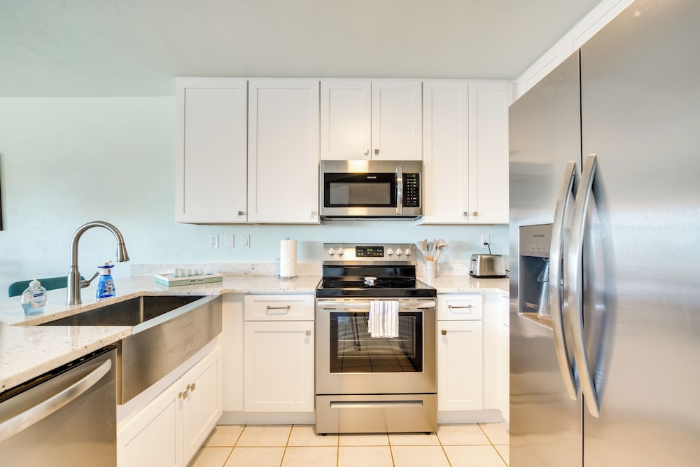 Cedar Key Condo w/ Balcony & Gulf Views! view 5