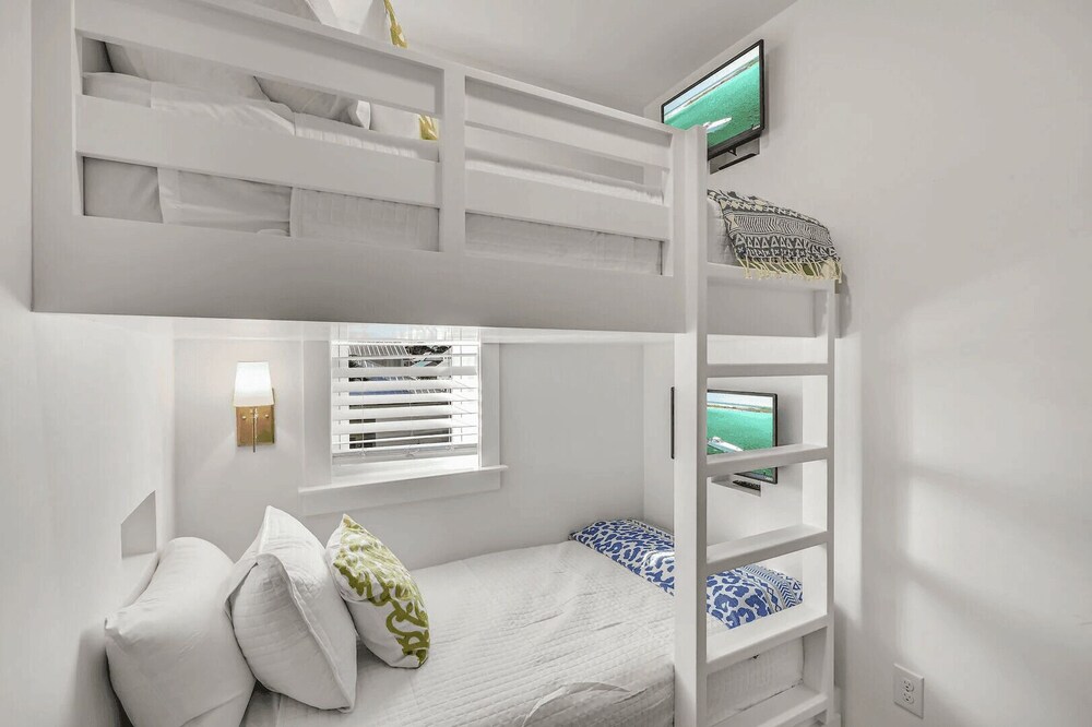 Newly Built, Walk to Dune Allen Beach, Pool 30A Ocean Pearl by Avantstay