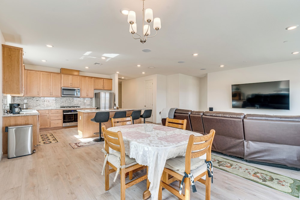 Newly Built Home w/ Patio: 4 Mi to Dtwn Hollister
