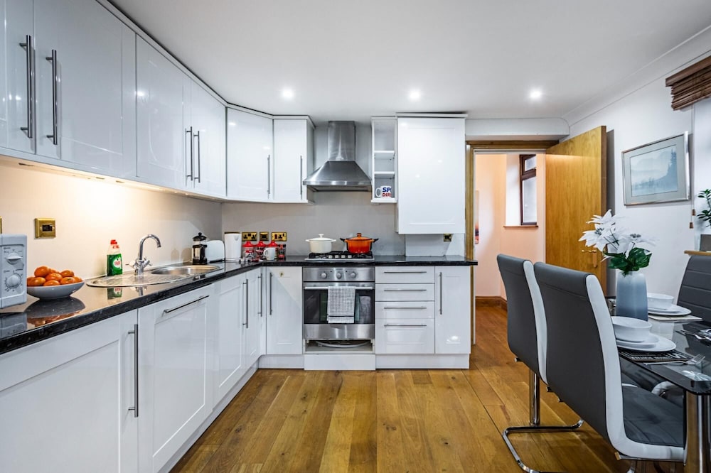 London 2 Bed Apartment With Free Wifi