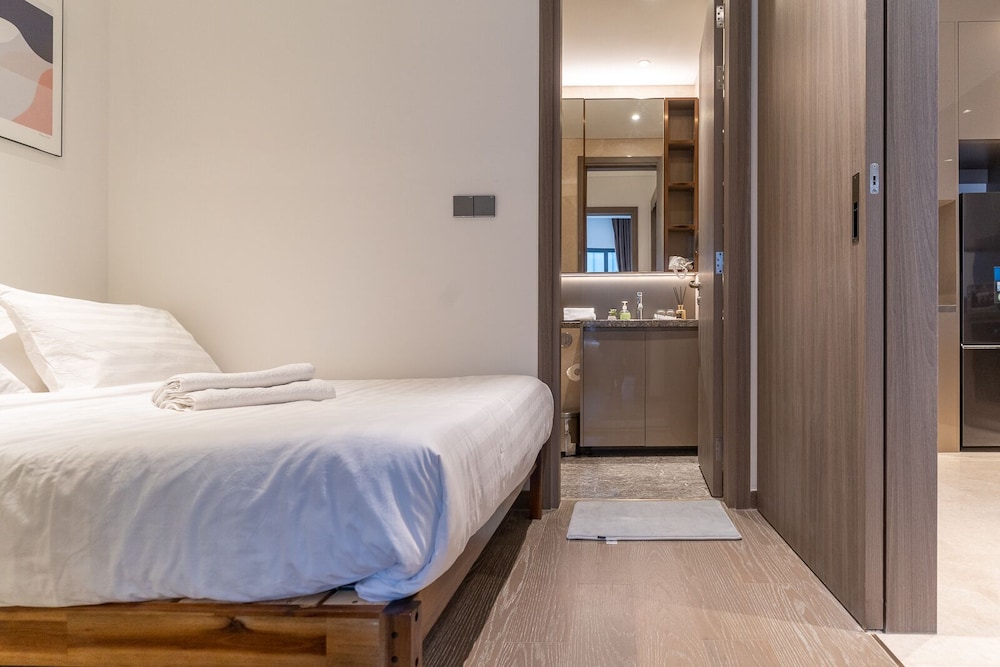 The MarQ Luxury 2BR Apt Central D1