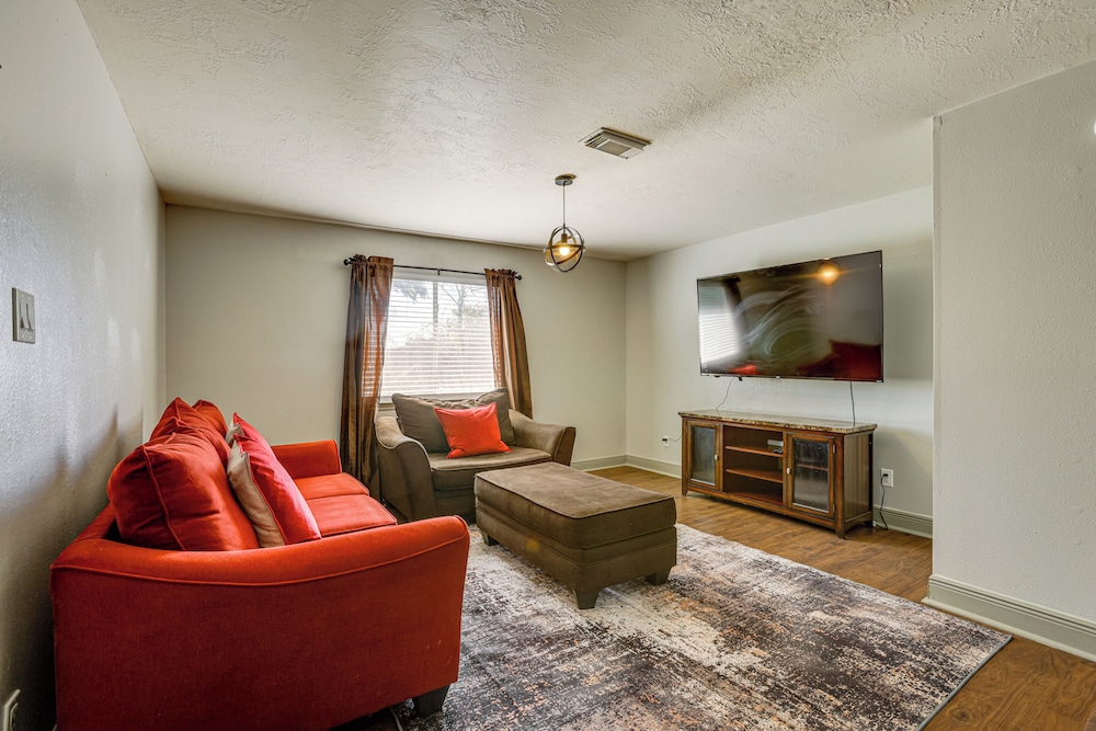 Houston Home 11 Mi to Hospitals: Nurses Welcome!