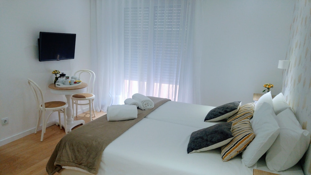 Lisbon Terrace Suites Apartment for Large Groups with Amazing Terrace