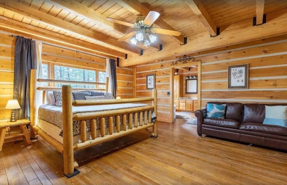 Family Adventure Lodge 5 Bedroom Cabin by RedAwning view 3
