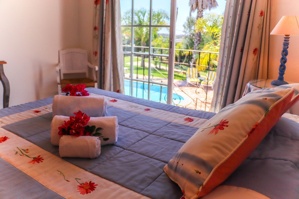 Idyllic Farm House With Huge Garden for 14pax