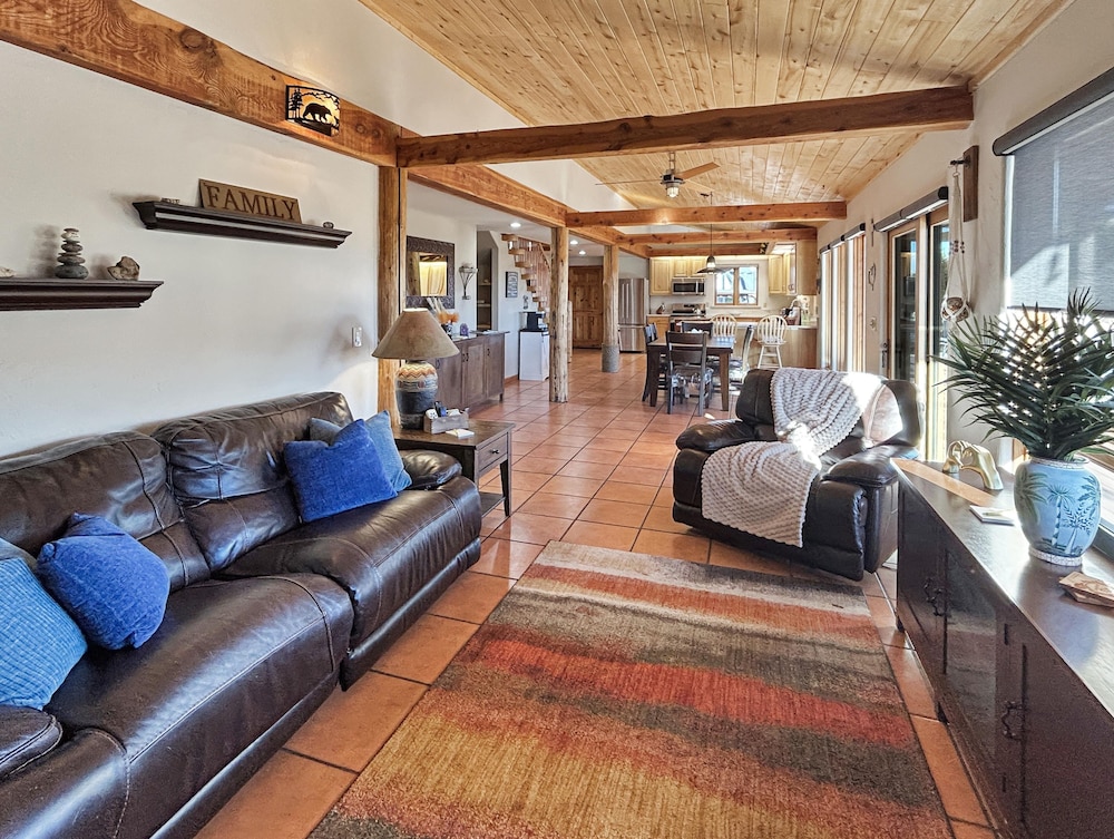 Whispering Deer Retreat 3 Bedroom Home