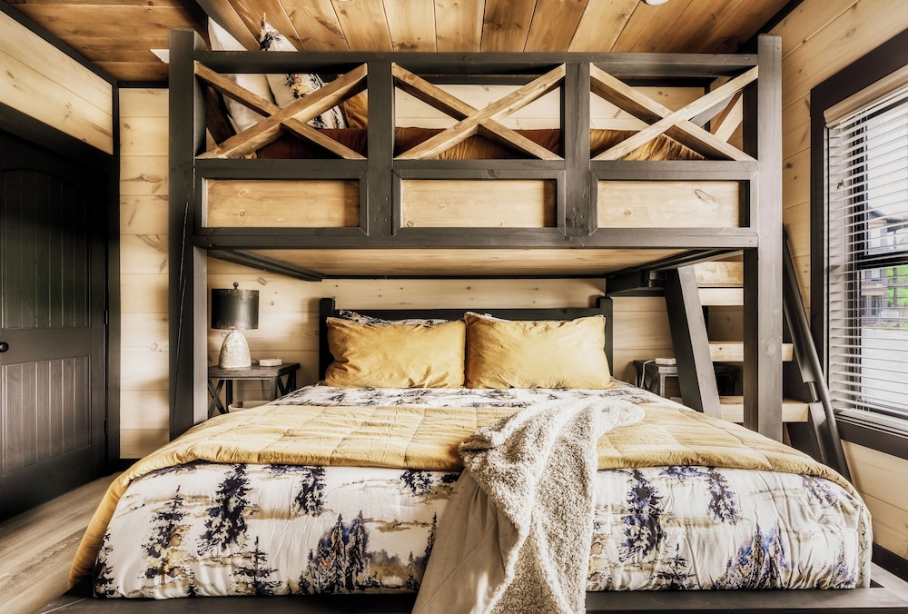 Star Gazer Luxury Rooftop Cabin