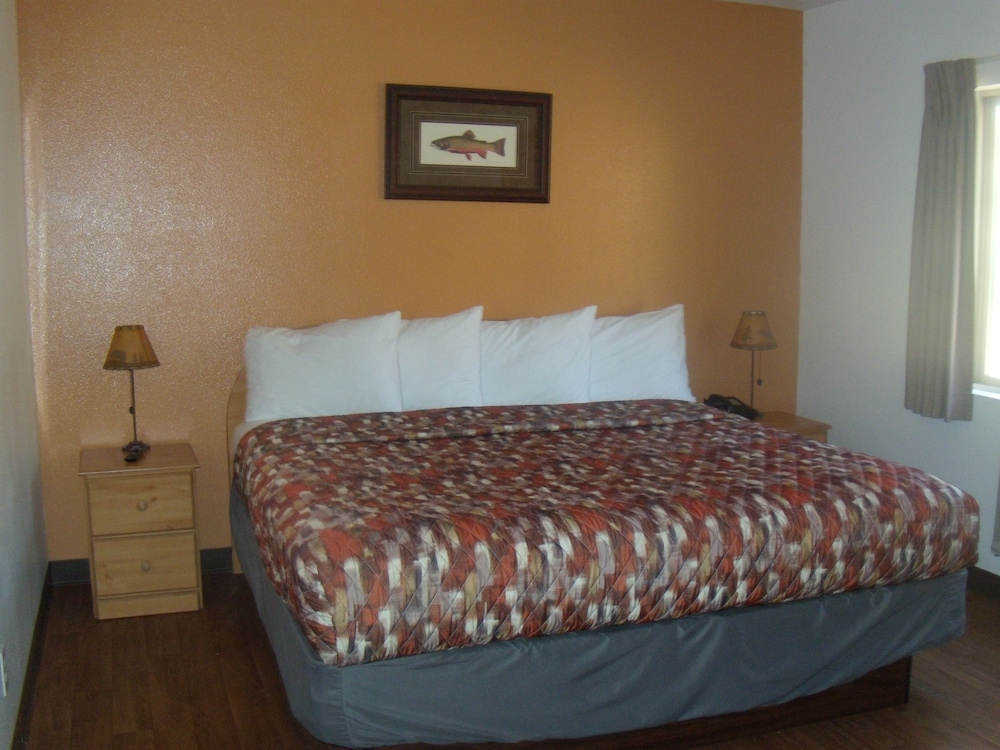 Corral Creek Lodge