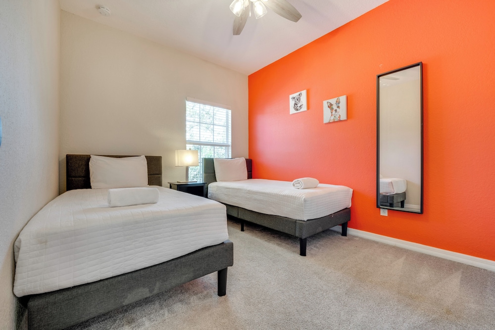 Explore WDW From Coral Cay Resort! Home w/ Lanai