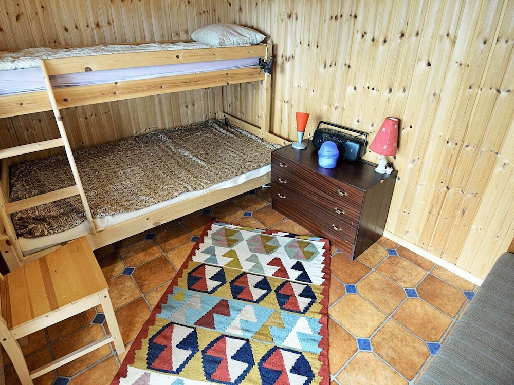 7 Person Holiday Home in Allingsas, Sverige view 3