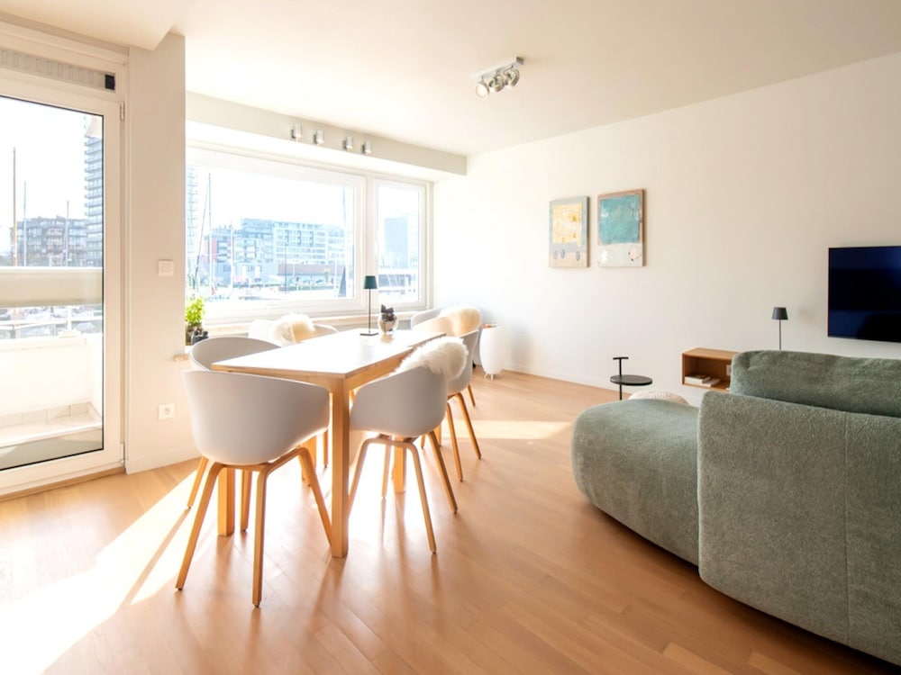 Apartment With a View of the Marina