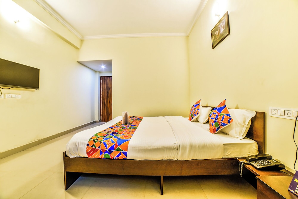 Hotel Spring Height Near Mall De Goa