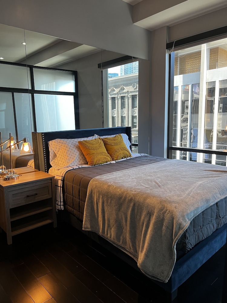 DTLA Hope St - Image 3