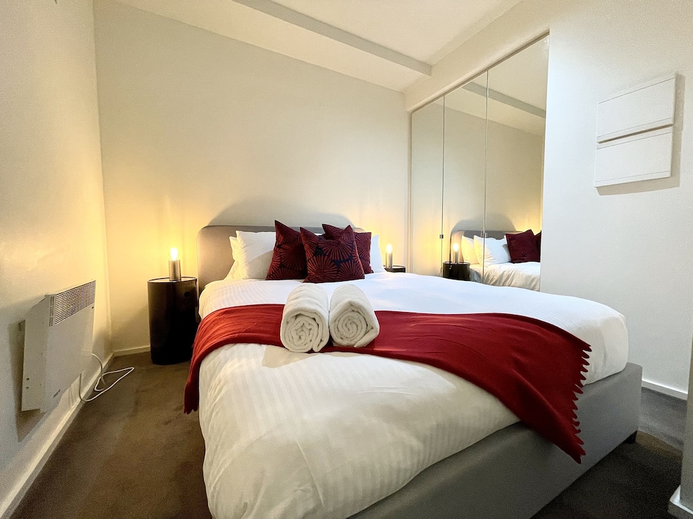 Readyset Apartments at Kett view 2