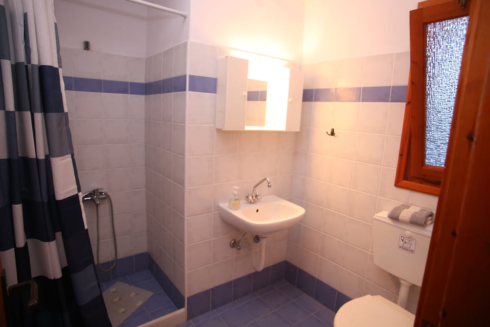 Oasis Rooms & Studios photo 4