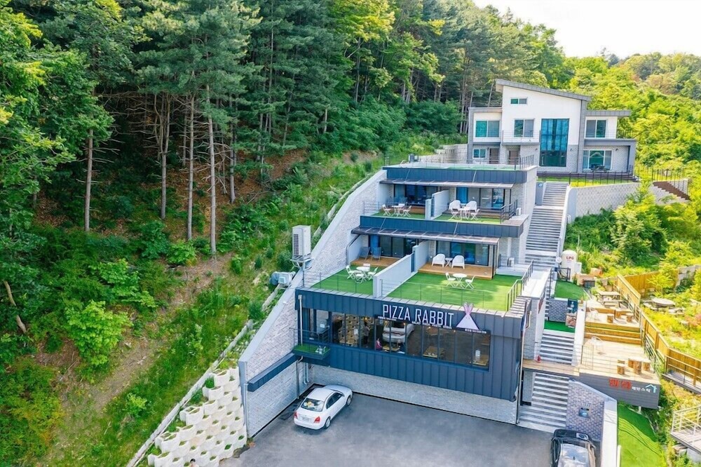 Rabbit Star Pension view 4