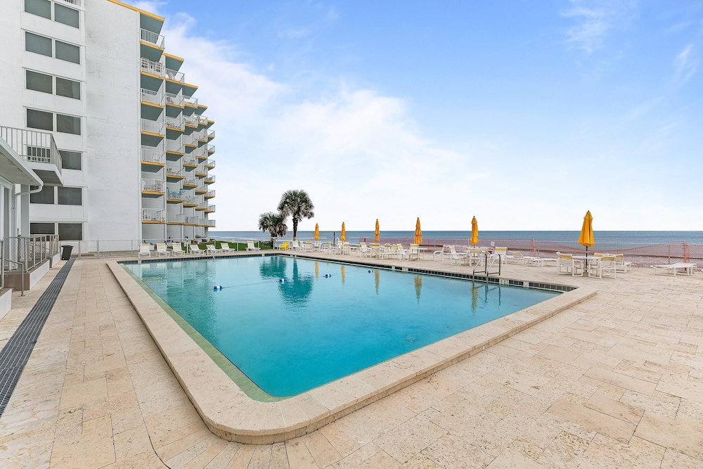 Smyrna Beach Club 818b
