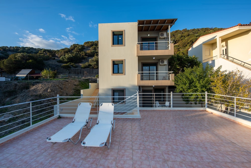 Portela Suites Kampoula