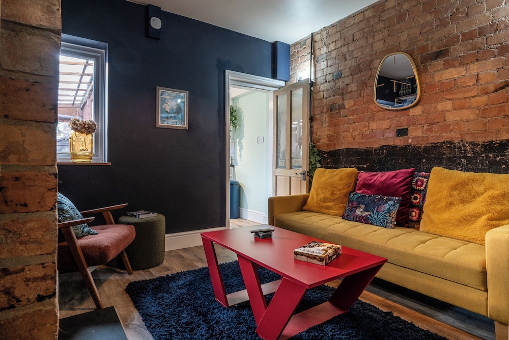 Lowell Street - Cosy 2 BD in Worcester