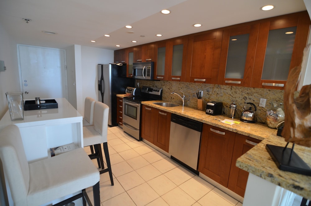 Riviera Luxury Living at the Decoplage