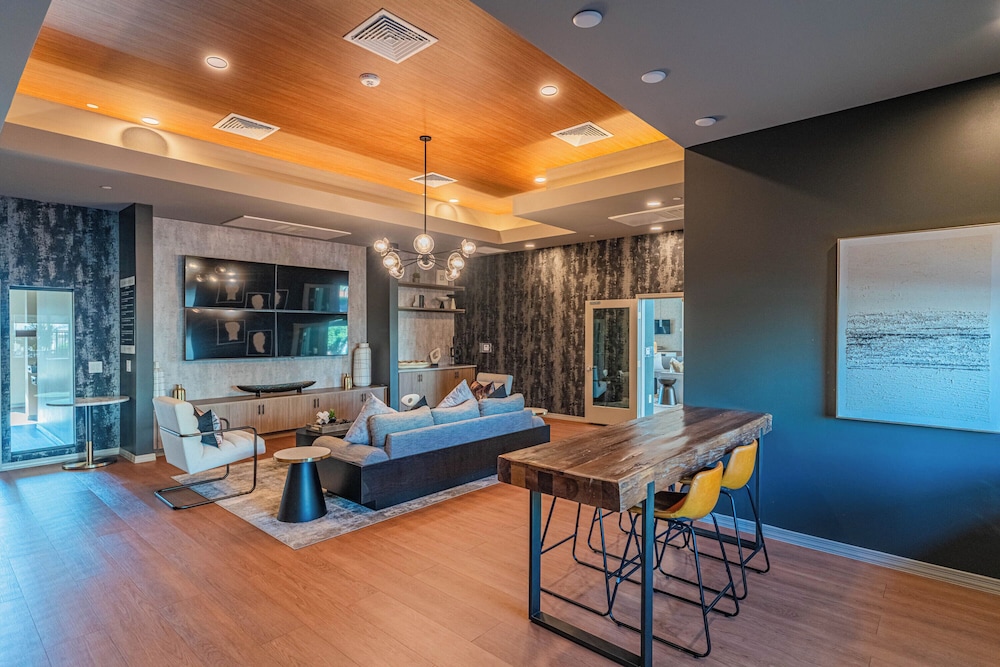 ROVE LIVING/KL - Cardinal 95