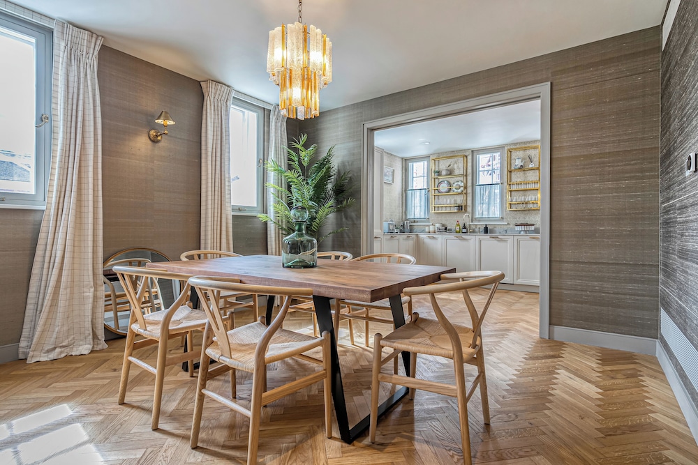 Luxury flats near Big Ben and London Eye