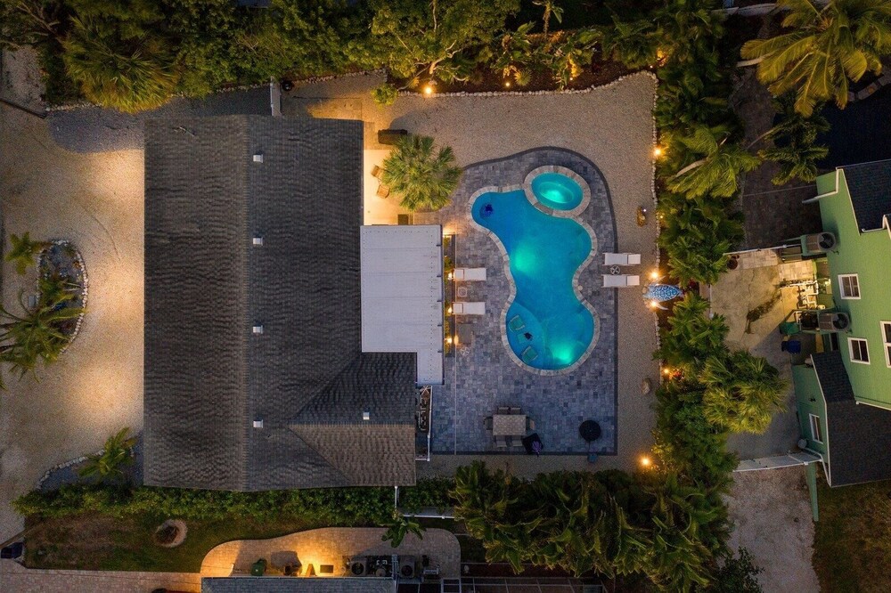Bayside Bliss 3 Bedroom Home by RedAwning view 3