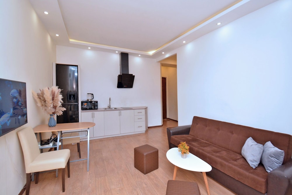 Apartment with balcony on Nalbandyan