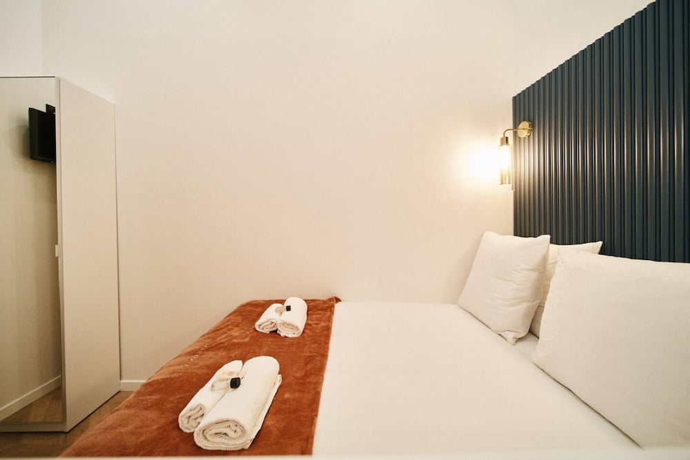 Lavie Maison Marais AC Hot Tub
