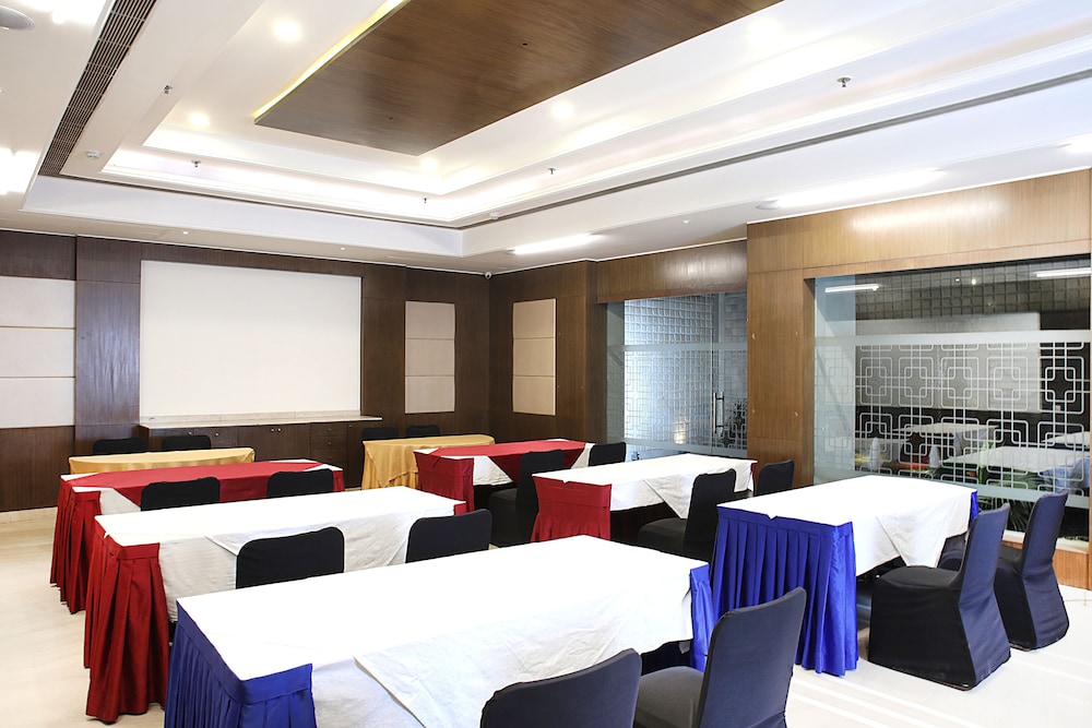 Inde Vista Woods Signature Tower