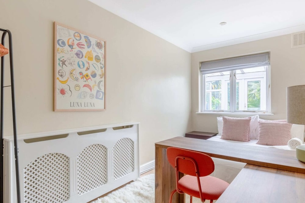 Gorgeous 2BD Garden Getaway, Victoria Park