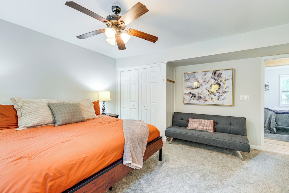 < 2 Mi to Dtwn Alpharetta: Home w/ Screened Porch!