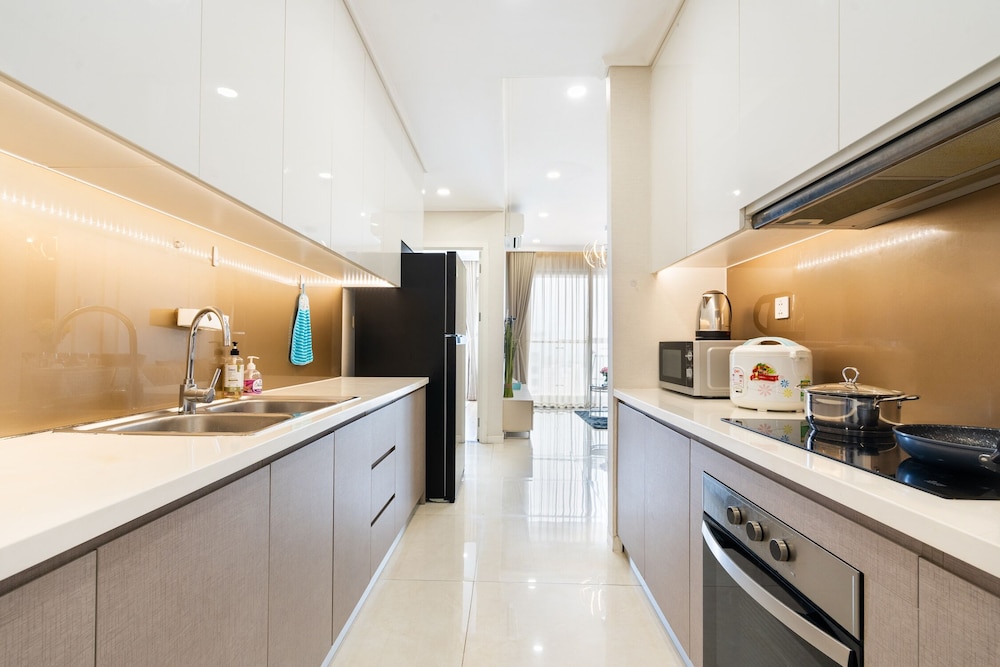 Jennifer House - Millenium Apartment