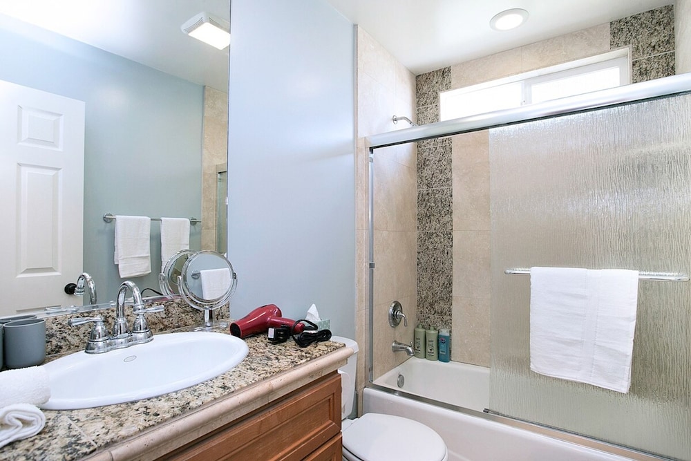 Costa Mesa -newport- Patio - Free Parking-cm-2