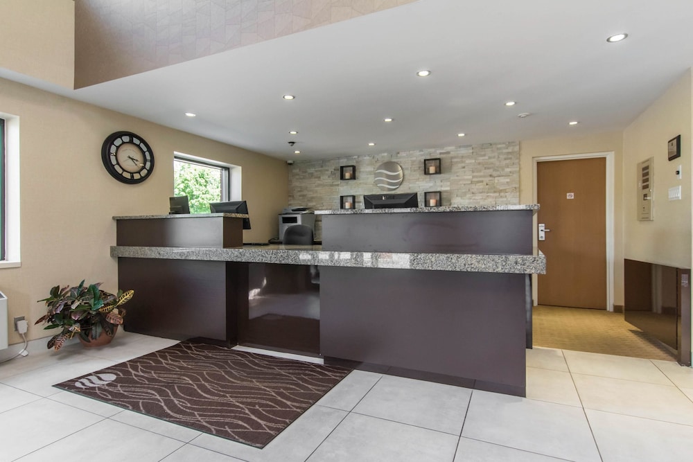 Trois-rivieres Vacations - Comfort Inn Trois-Rivieres - Property Image 4