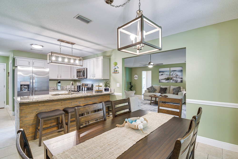 5 Mi to Gulf Beaches: Coastal Alabama Home