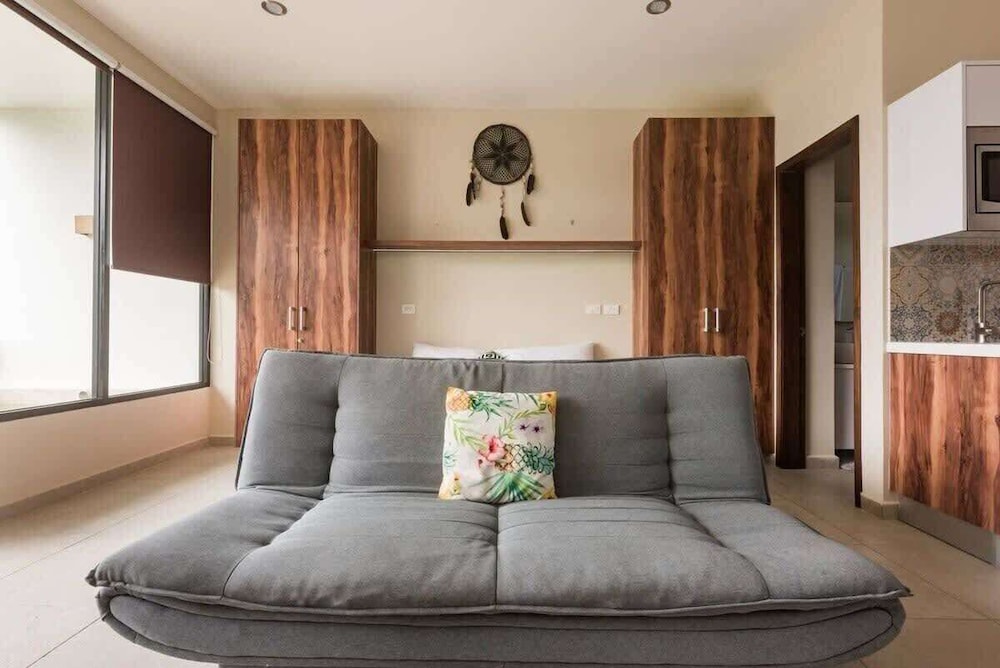 Studio W/private Pool Gym Relaxing Green Areas