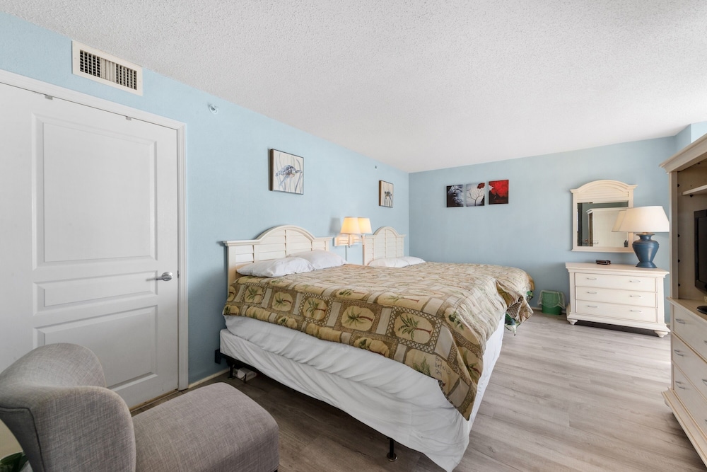 Myrtle Beach Vacations - Units at Bay Watch by Elliott Beach Rentals - Property Image 3