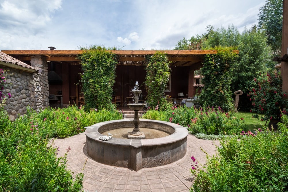 Artsy & Luxury Sacred Valley House