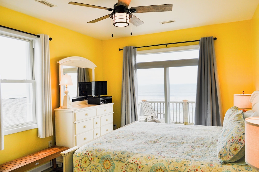 Sunflower Beach House by Topsail Realty