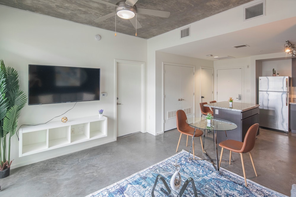 ROVE LIVING/KL - Roosevelt Point